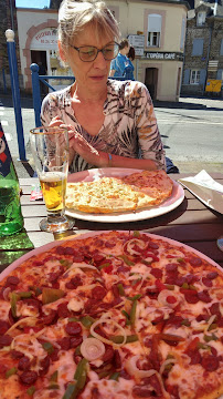 Plats et boissons du Pizzeria L'Antalya à Monthermé - n°6