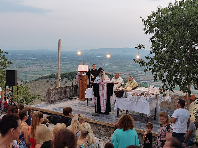 Ι.Ν. Αγία Παρασκευή του δράκου - Εκκλησία