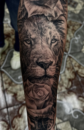 Explore outline tattoo ideas, creative tattoo ideas in Sunnyvale, available at Da Wei Tattoo Inc