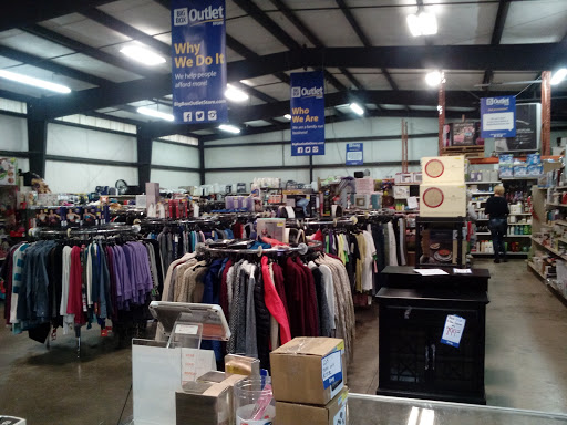 Surplus Store «Big Box Outlet Store - Marysville», reviews and photos, 1338 State Ave, Marysville, WA 98270, USA