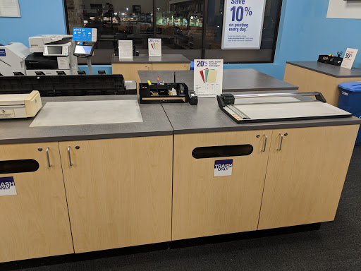 Print Shop «FedEx Office Print & Ship Center», reviews and photos, 3906 E Washington Ave, Madison, WI 53714, USA