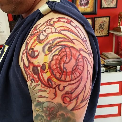 Tattoo Shop «Six1Six Tattoo Studio», reviews and photos, 526 Leonard St NW, Grand Rapids, MI 49504, USA