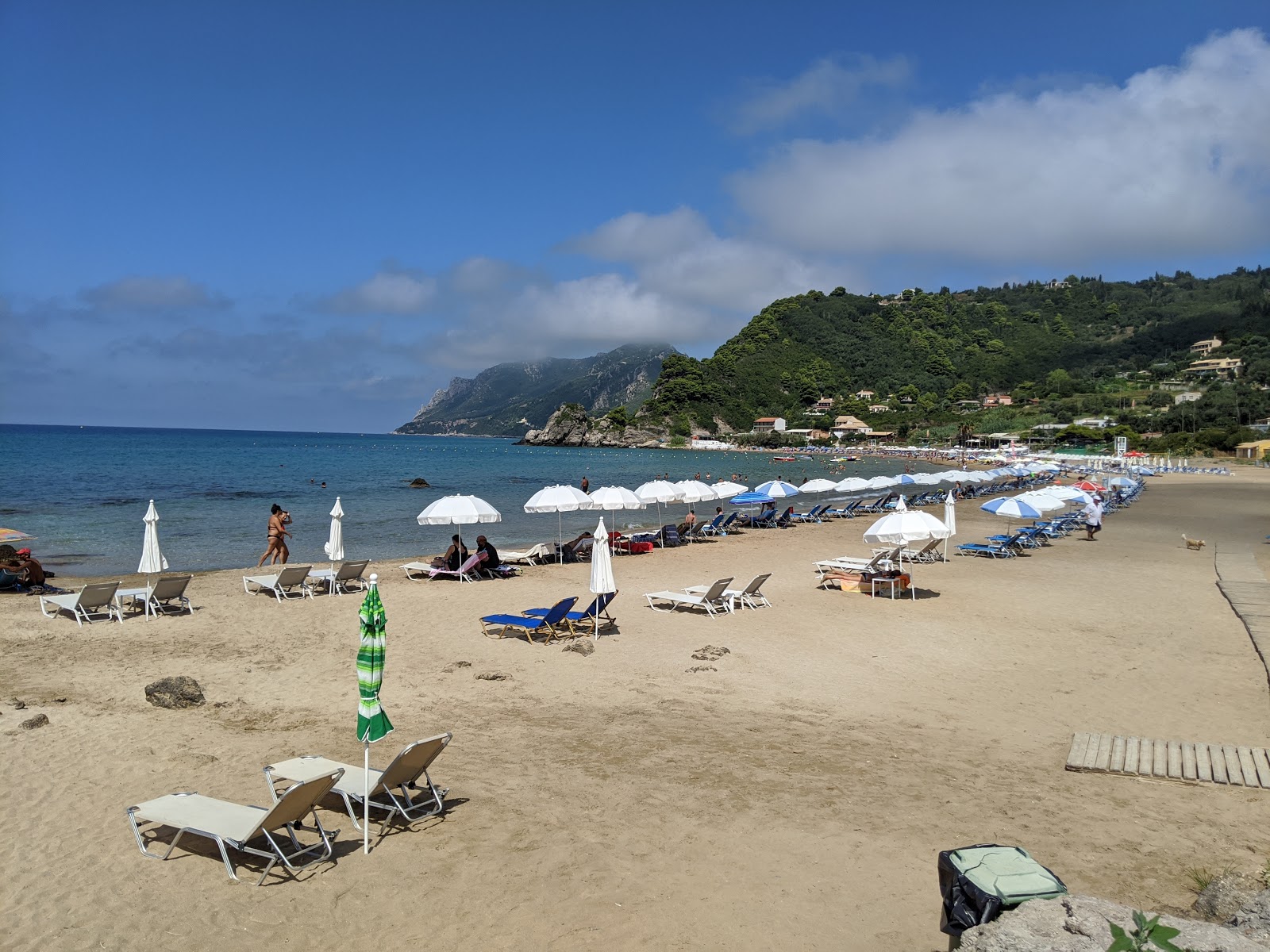 Fotografija Plaža Kontogialos udobje območja