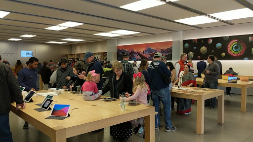 Computer Store «Apple Southlake Town Square», reviews and photos, 260 Grand Ave, Southlake, TX 76092, USA