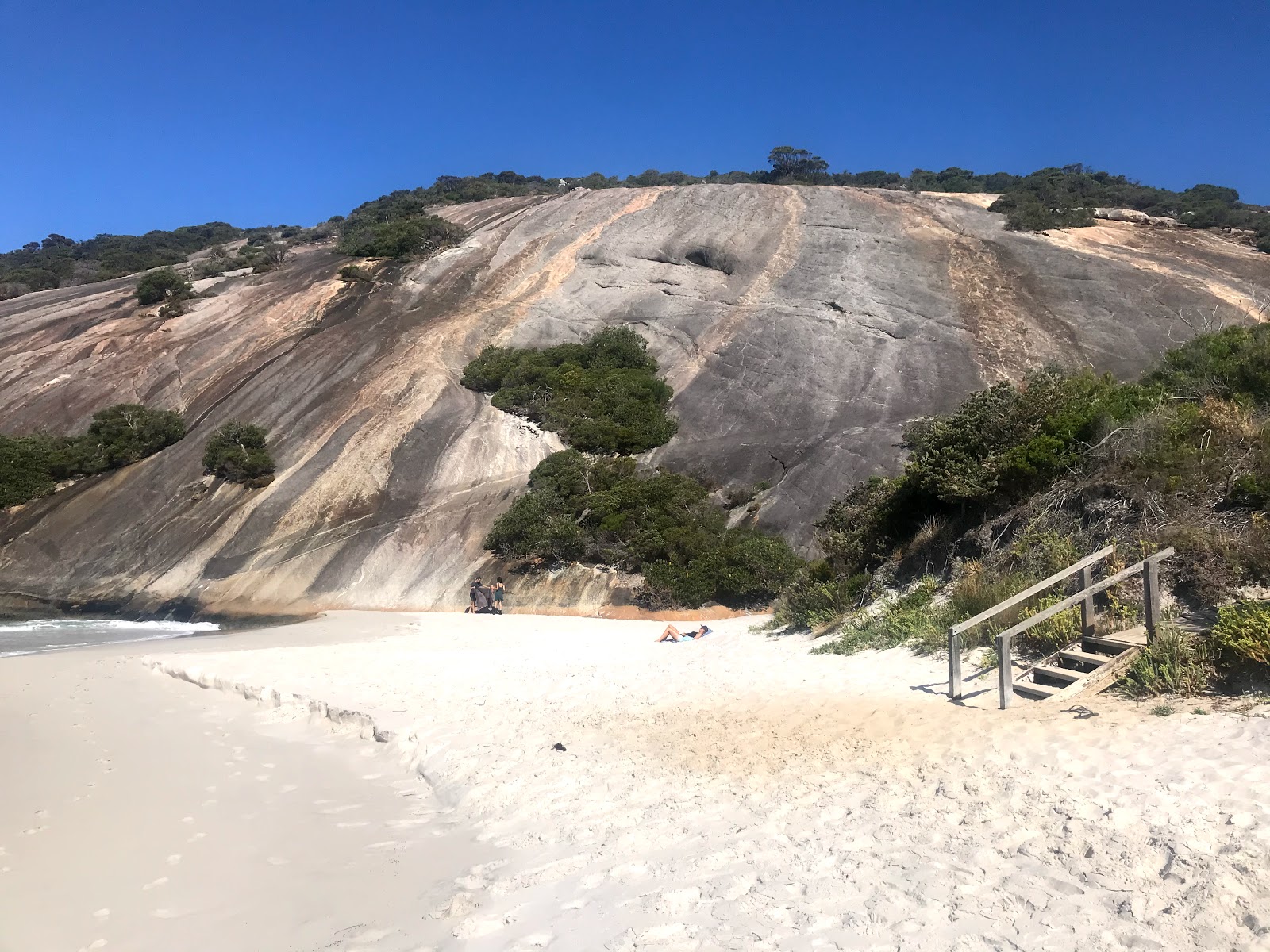 Photo de Misery Beach et ses beaux paysages