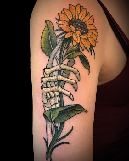 Tattoo Shop «Broken Art Tattoo», reviews and photos, 2400 Hyperion Ave, Los Angeles, CA 90027, USA