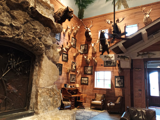 Sporting Goods Store «Bass Pro Shops», reviews and photos, 10501 Palm River Rd, Tampa, FL 33619, USA