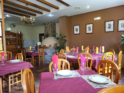 Restaurante Tierra de la Reina Carr Riaño, 8, 24911 Boca de Huérgano, León, España