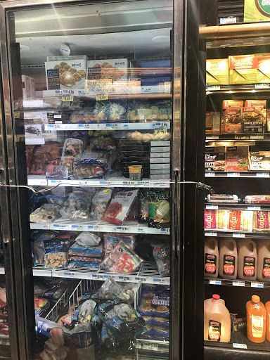 Grocery Store «Foodtown of Bainbridge», reviews and photos, 283 E 204th St, Bronx, NY 10467, USA