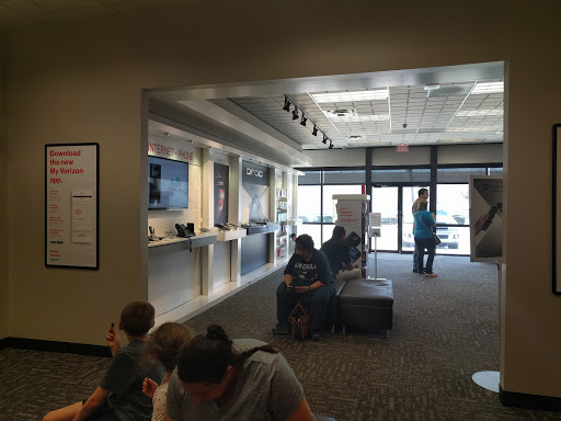 Cell Phone Store «Verizon», reviews and photos, 26036 US-290 #100, Cypress, TX 77429, USA