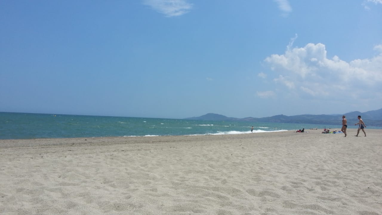 Foto de Playa de Saint Cyprien área de servicios