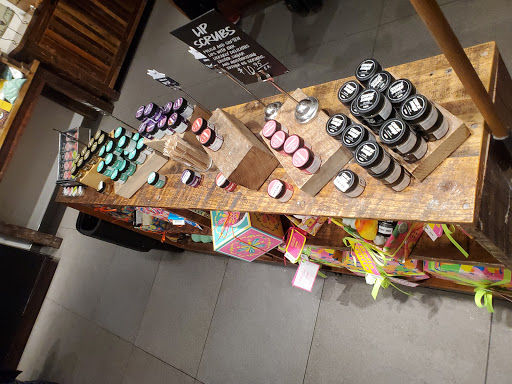 Cosmetics Store «lush fresh handmade cosmetics», reviews and photos, 9090 Destiny USA Dr, Syracuse, NY 13290, USA