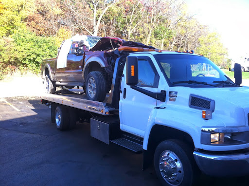 Towing Service «B & B Auto Center», reviews and photos, 2309 N Ringwood Rd, McHenry, IL 60050, USA