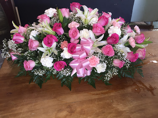 Florist «Roses Just Because/Hub Florist Of Lutz», reviews and photos, 18721 N Dale Mabry Hwy, Lutz, FL 33548, USA