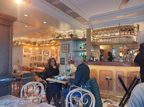 Atmosphère du Restaurant Brasserie Charlie à Neuilly-sur-Seine - n°10