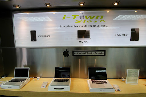Electronics Store «I-Town Store», reviews and photos, 217 SE 1st St, Miami, FL 33131, USA