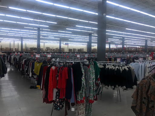Discount Store «Discount Fashion Warehouse Northland», reviews and photos, 2727 Northland Plaza Dr, Columbus, OH 43231, USA