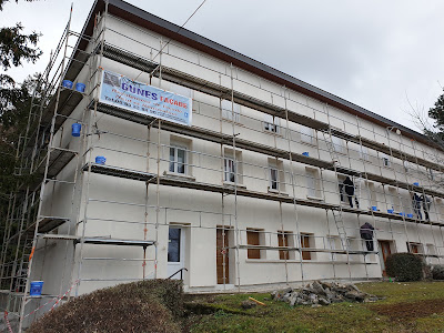 Gunes Façade à Cusset
