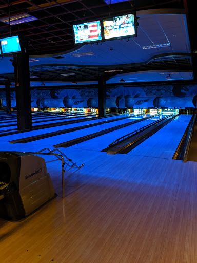 Bowling Alley «Strike Ten Lanes & Lounge», reviews and photos, 800 E Nerge Rd, Roselle, IL 60172, USA