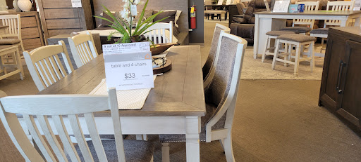 Furniture Store «Ashley HomeStore», reviews and photos, 905 Perimeter Dr, Schaumburg, IL 60173, USA