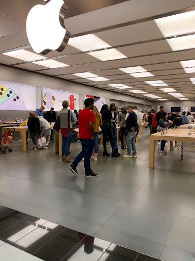 Computer Store «Apple King of Prussia», reviews and photos, 160 N Gulph Rd, King of Prussia, PA 19406, USA