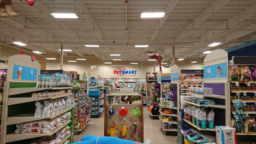 Pet Supply Store «PetSmart», reviews and photos, 1505 11th Ave NW, Issaquah, WA 98027, USA