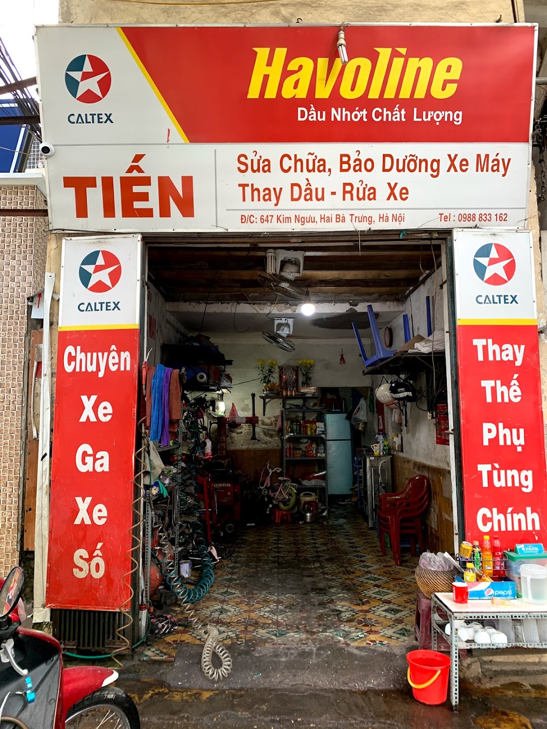 Tiệm Sửa Xe Tiến