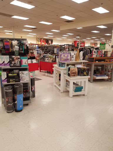 Department Store «T.J. Maxx», reviews and photos, 5627 Concord Pike, Wilmington, DE 19803, USA