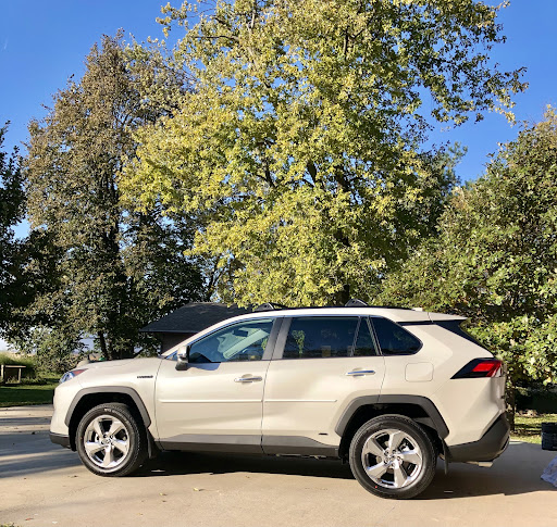 Toyota Dealer «Sam Leman Toyota Bloomington», reviews and photos, 1502 Morrissey Dr, Bloomington, IL 61701, USA