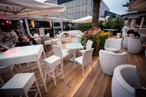 Niniva Risto Lounge Bar image