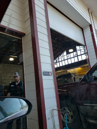 Auto Repair Shop «Gerber Tire & Service Center», reviews and photos, 1605 SW Hwy 101, Lincoln City, OR 97367, USA