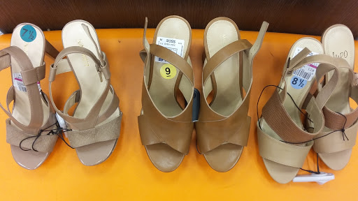 Clothing Store «Ross Dress for Less», reviews and photos, 475 E Lincoln Hwy, New Lenox, IL 60451, USA