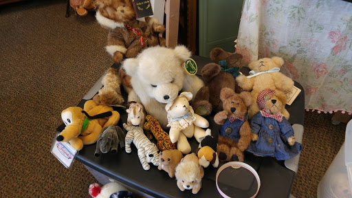 Consignment Shop «Uniquely Yours Resale», reviews and photos, 8484 Fredericksburg Rd, San Antonio, TX 78229, USA