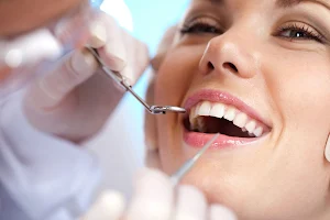 LubiDent - Dentysta Lubin Dr Martyna Machaj. Pogotowie stomatologiczne po telefonicznym uzgodnieniu. image
