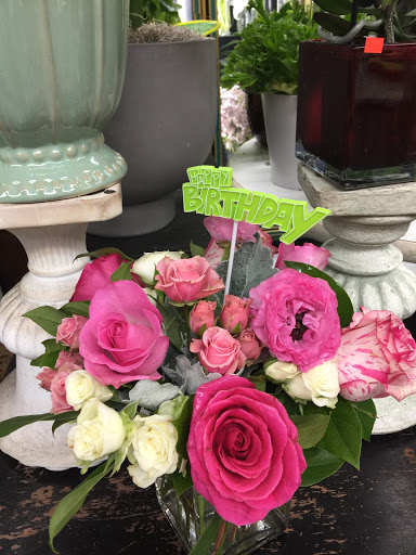 Florist «Rogers Park Florist», reviews and photos, 1415 W Morse Ave, Chicago, IL 60626, USA