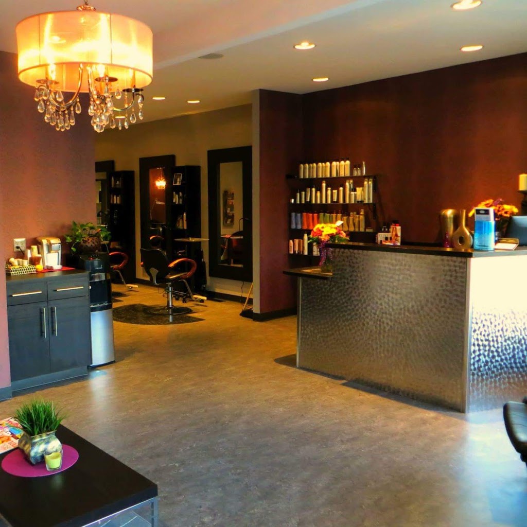 Two Chic Salon & Spa 18704