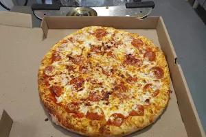 Big foot pizza image