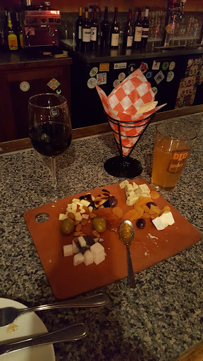Gastropub «Tuscan Market & Wine Shop», reviews and photos, 141 W Wing St, Arlington Heights, IL 60005, USA