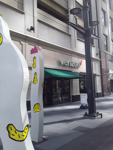 Cell Phone Store «Verizon Wireless - Your Wireless», reviews and photos, 930 Main St #103, Houston, TX 77002, USA