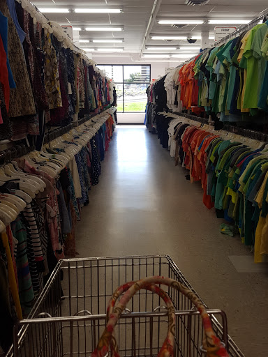 Thrift Store «Village Discount Outlet», reviews and photos, 2930 State Rd, Cuyahoga Falls, OH 44223, USA