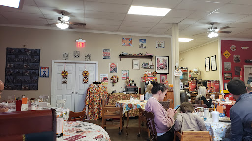 American Restaurant «Two Dads Cafe n Catering», reviews and photos, 301 E Sullivan St, Kingsport, TN 37660, USA