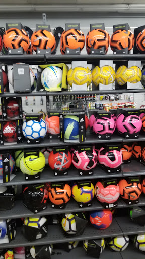 Sporting Goods Store «Big 5 Sporting Goods - Sunnyvale», reviews and photos, 721 Sunnyvale Saratoga Rd, Sunnyvale, CA 94087, USA