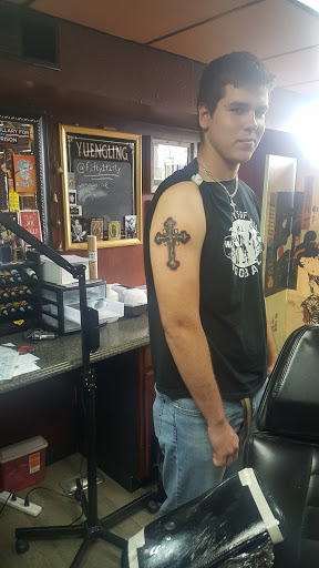 Tattoo Shop «Up In Arms Tattoos and Piercings», reviews and photos, 539 Carnot Rd, Moon, PA 15108, USA