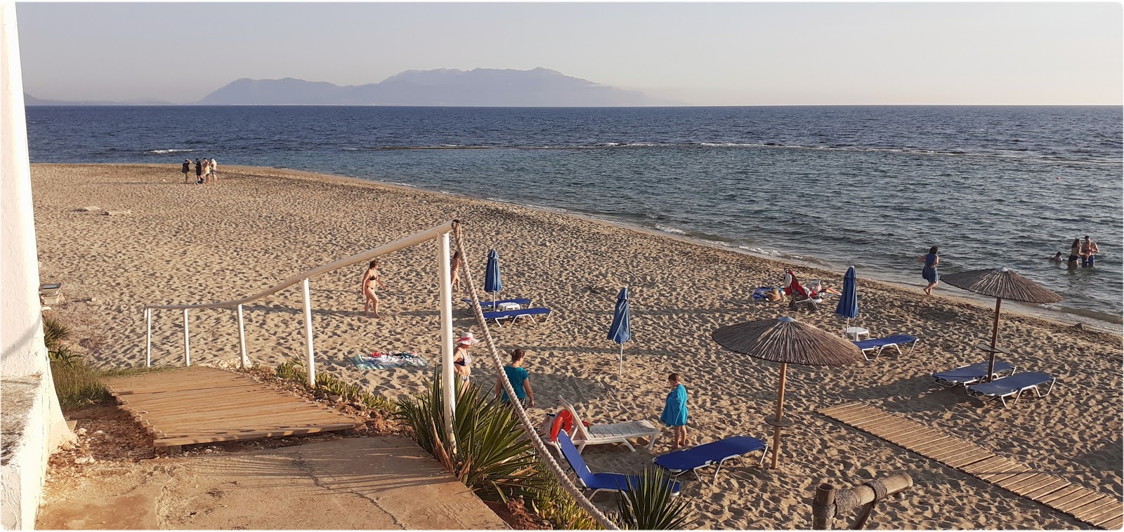 Φωτογραφία του Alonaki beach - δημοφιλές μέρος μεταξύ λάτρεις της χαλάρωσης