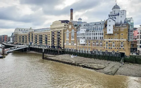 Butler's Wharf Pier. image