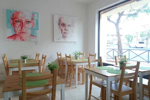 Alfarroba Café image