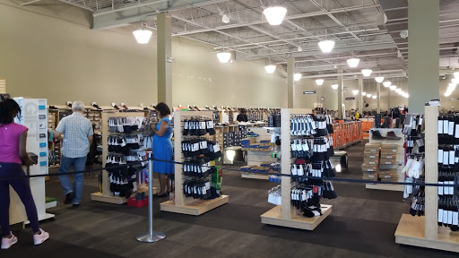 Shoe Store «DSW Designer Shoe Warehouse», reviews and photos, 344 Providence Hwy, Dedham, MA 02026, USA