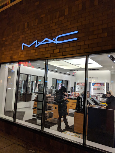 MAC Cosmetics, 2922 Hennepin Ave, Minneapolis, MN 55408, USA, 