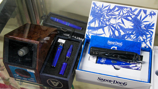 Vaporizer Store «Burn Smoke Shop», reviews and photos, 1025 Pacific Blvd SE, Albany, OR 97321, USA