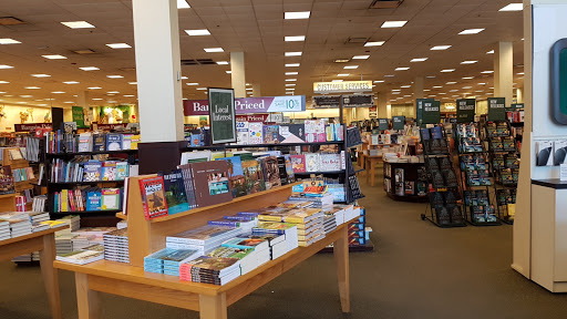 Book Store «Barnes & Noble Booksellers Palm Desert», reviews and photos, 72840 Highway 111 # 425, Palm Desert, CA 92260, USA